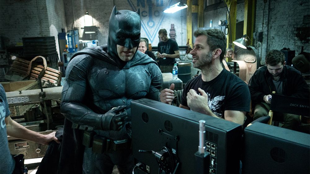 Zack Snyder dandole clases al justiciero de la noche
